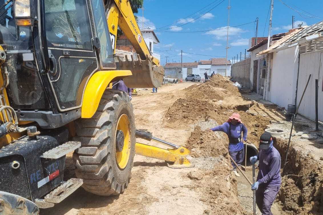 Com projeto de drenagem profunda, Prefeitura de Petrolina inicia obra de pavimentação no Rio Corrente  