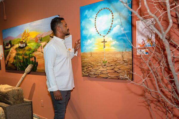Exposição “A Cor da Fé” emociona o público em Juazeiro com uma mensagem de esperança e espiritualidade
