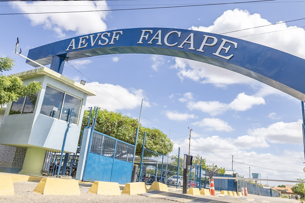 Falta d’água em Petrolina suspende aulas e afeta mais de 2 mil alunos da Facape