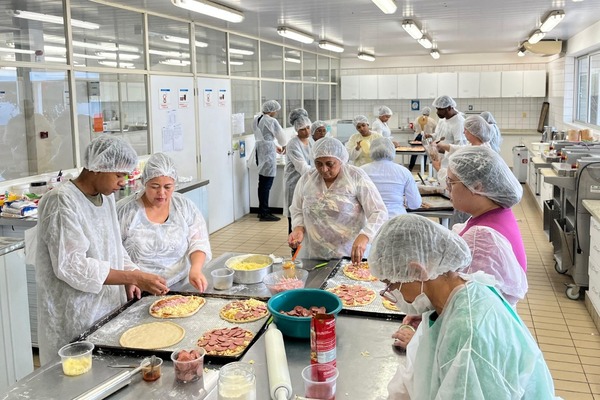 Fundação Nilo Coelho e Senai contribuem para crescimento profissional de pessoas através de curso gratuito de padeiro profissional, em Petrolina