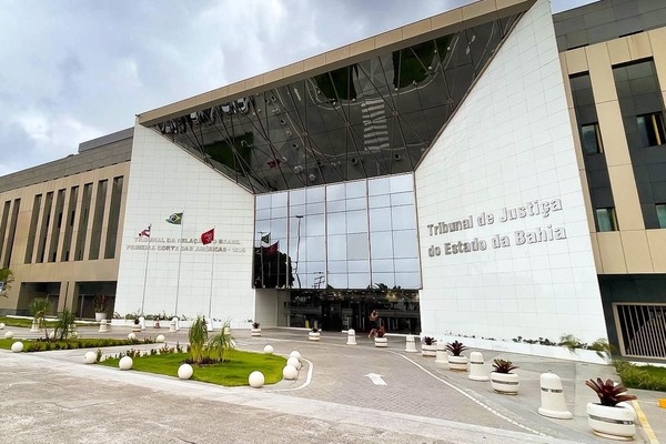 Greve dos servidores do Judiciário baiano começa nesta terça com determinação judicial para manter 60% do efetivo