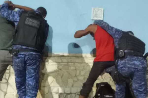 Guarda Civil Municipal de Juazeiro prende suspeito de tráfico de drogas no centro da cidade