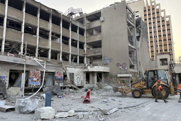 Irã afirma que Guerra dos 12 Dias está encerrada; Israel nega fim total e volta foco à Faixa de Gaza