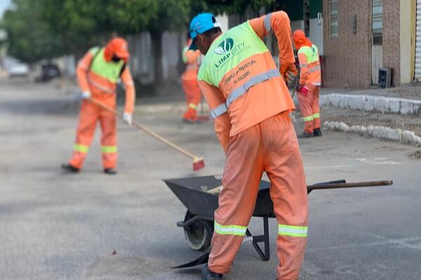 Juazeiro Limpa: Prefeitura realiza mais de 400 ações de limpeza e manutenção em abril