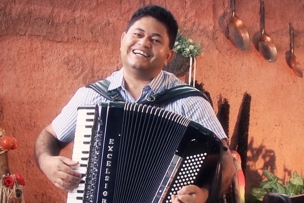 Luto e Saudade no Sertão: Morre Wanderlei do Nordeste, Ícone do Forró Baiano