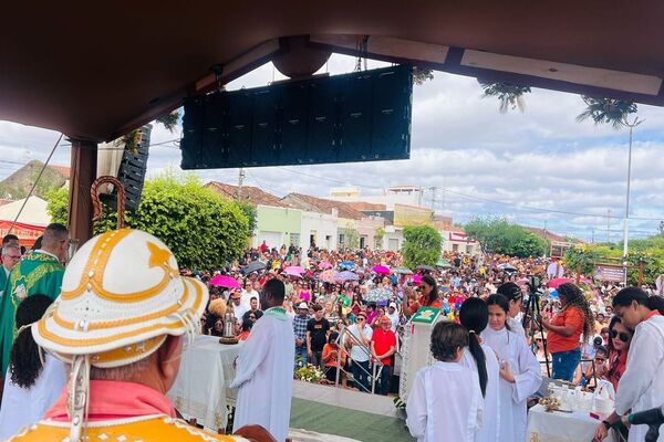Manifestações de fé e resistência marcam o último dia do festival cultural de economias criativa durante a 72ª Festa do Vaqueiro em Curaçá-Ba