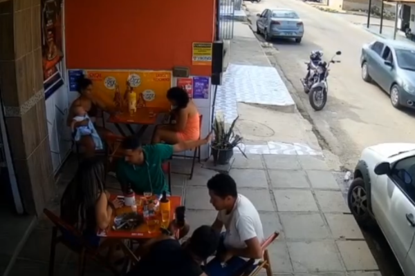 Novas imagens revelam ataque a tiros em bar de Juazeiro (BA); quatro ficam feridos