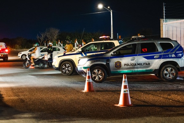 Operação Integrada em Petrolina reforça fiscalização e retira veículos irregulares das ruas