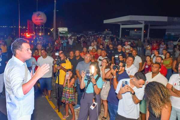 Prefeito de Juazeiro inaugura requalificação e iluminação da entrada de Carnaíba do Sertão e anuncia 100% de pavimentação do distrito