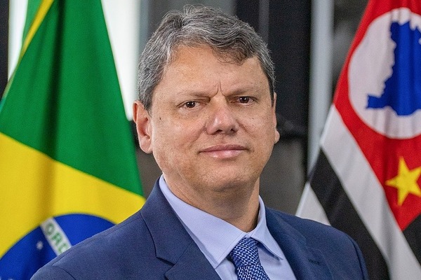 Tarcísio Nega Acordo para Ser Candidato a Presidente, mas Visita a Bolsonaro e Aquece Jogo de Sucessão da Direita