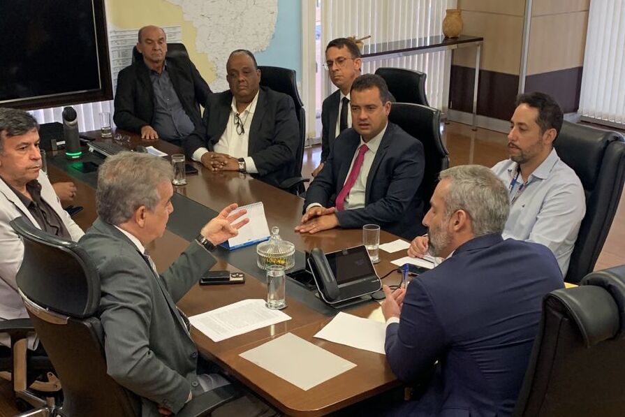 Travessia Urbana de Juazeiro: prefeito discute avanços e adequações com o DNIT em Brasília