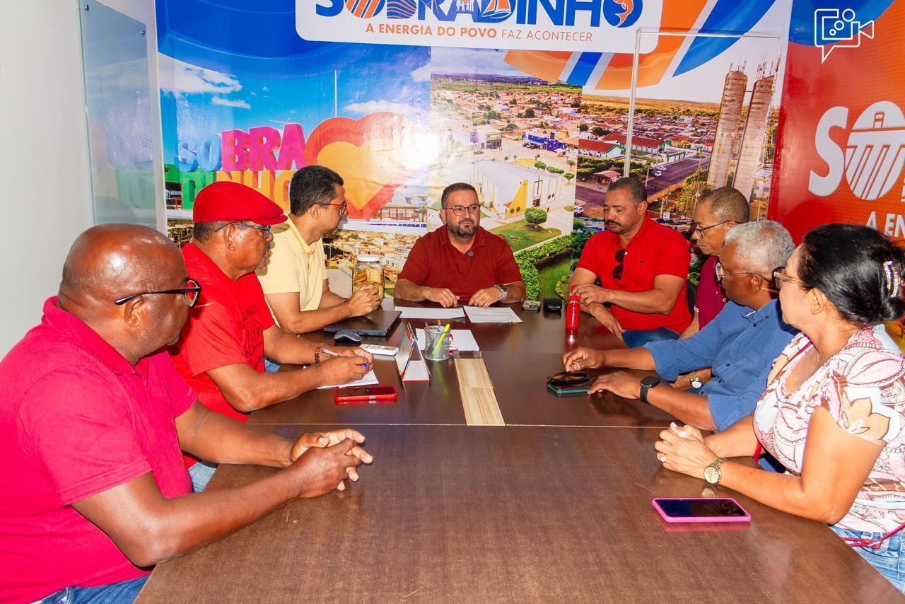 : Prefeito Cleivynho Sampaio garante reajuste de 5,6% para servidores públicos acima do piso salarial nacional