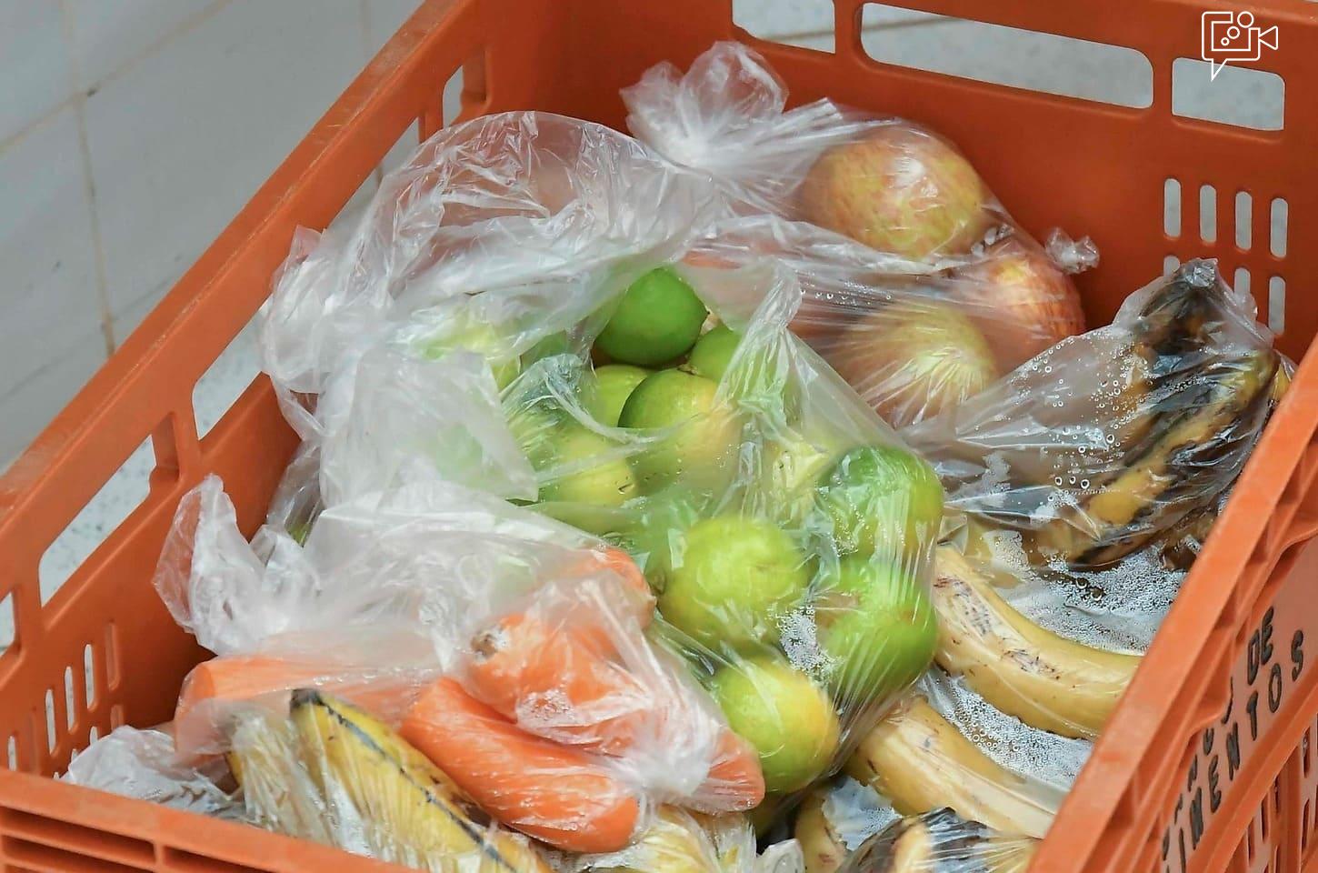 Prefeitura de Juazeiro promove mais uma edição da Feira Solidária da AMA com doação de alimentos