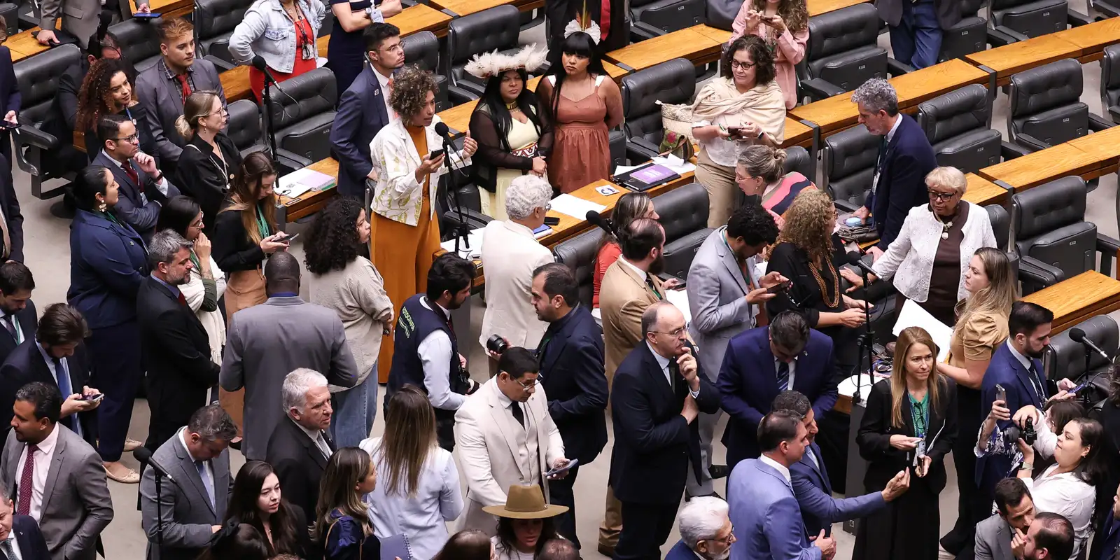 Câmara derruba veto presidencial ao PL da Dosimetria que beneficia condenados do 8 de janeiro