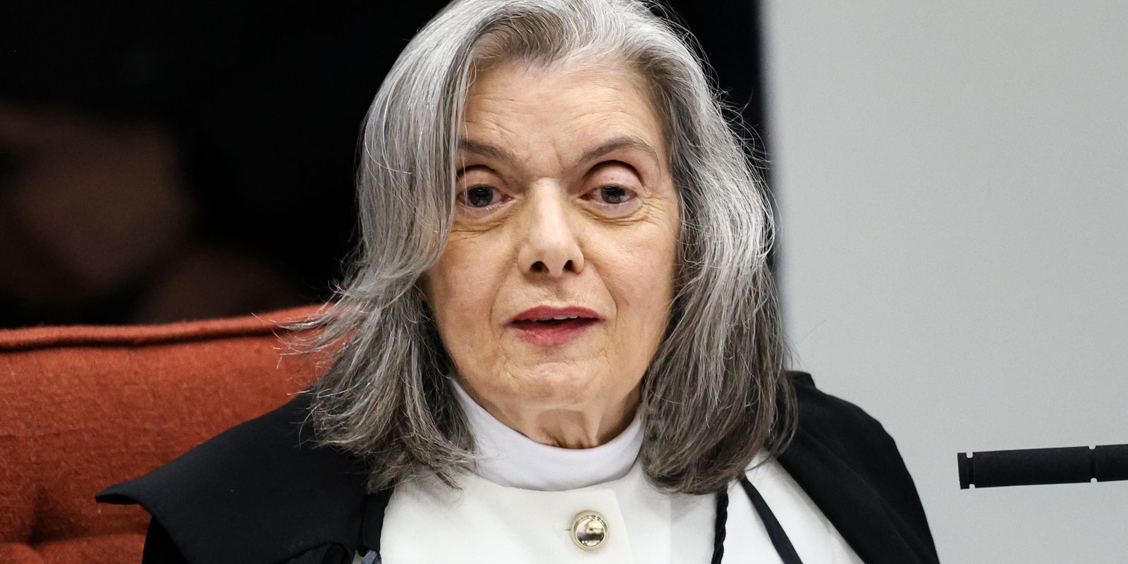 Cármen Lúcia alerta para grave crise de confiabilidade no Judiciário