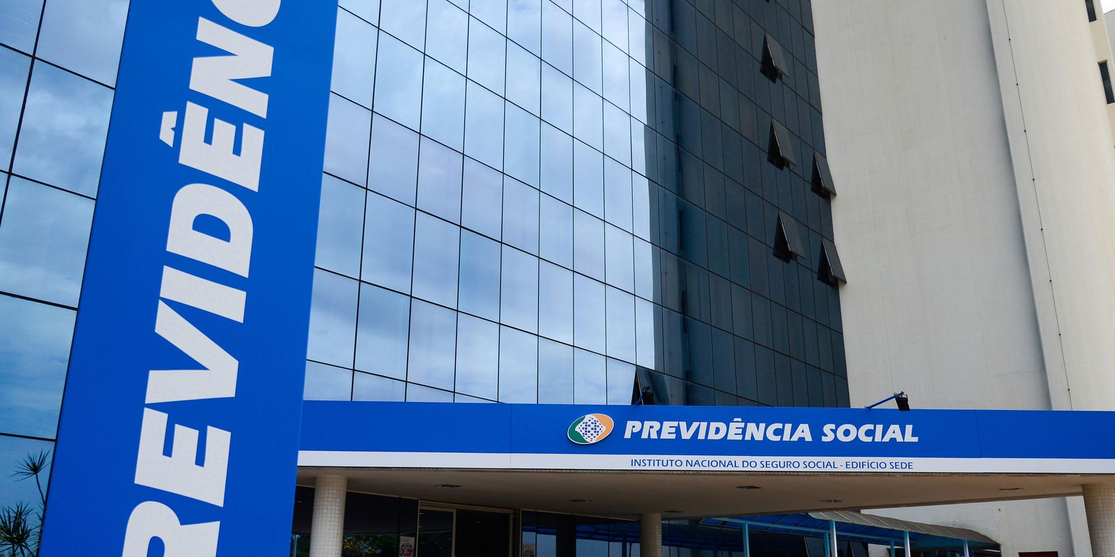 Fila do INSS registra queda de 16% após análise de 500 mil pedidos de benefícios