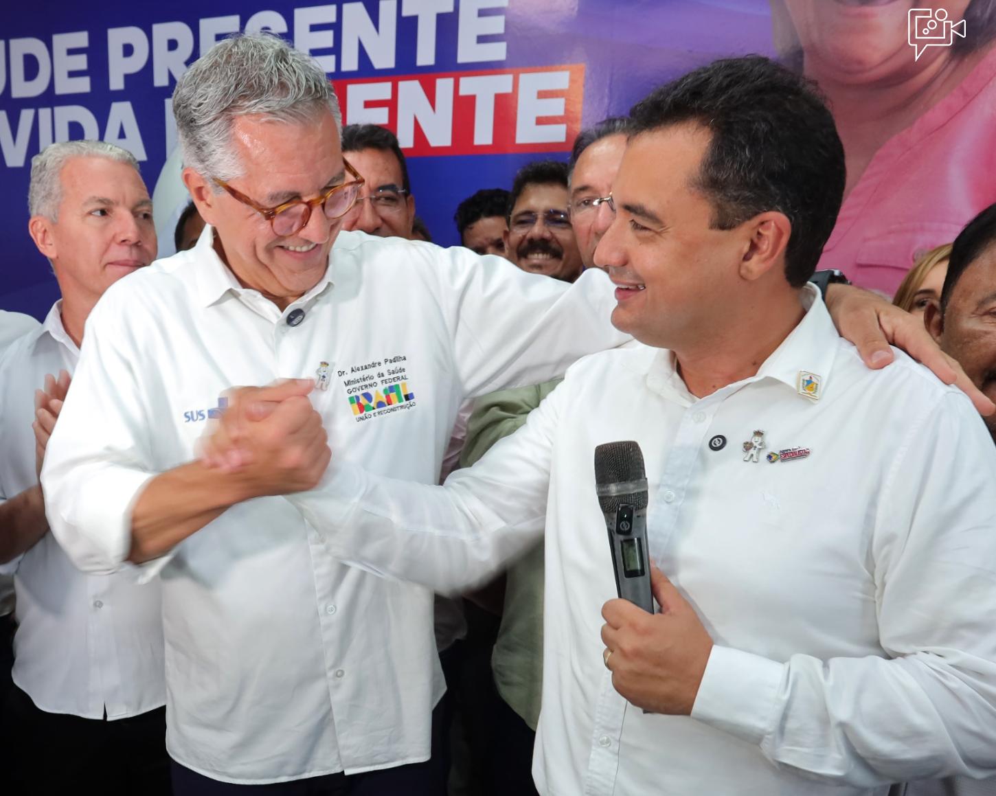 Prefeito Andrei comemora anúncio de R$ 15 milhões para a saúde de Juazeiro, novas UBSs e entrega de ambulâncias durante visita do ministro Alexandre Padilha