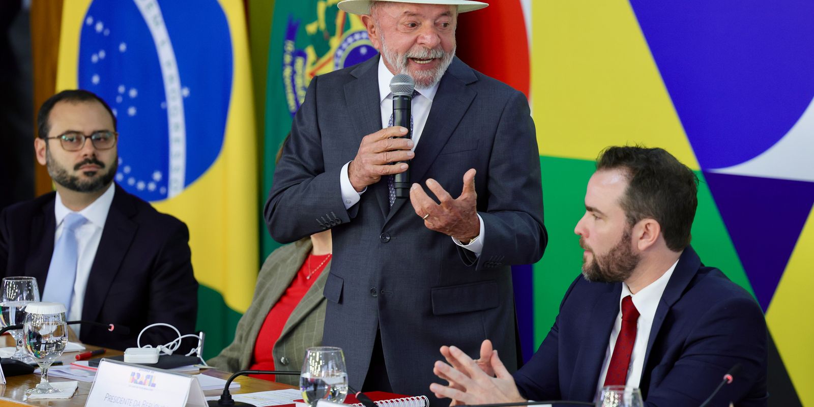 Desenrola Brasil: Lula afirma que programa aliviará endividados