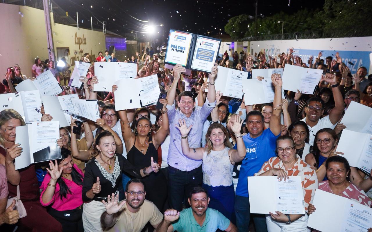 O prefeito fez questão de reunir os gestores das 23 unidades educacionais