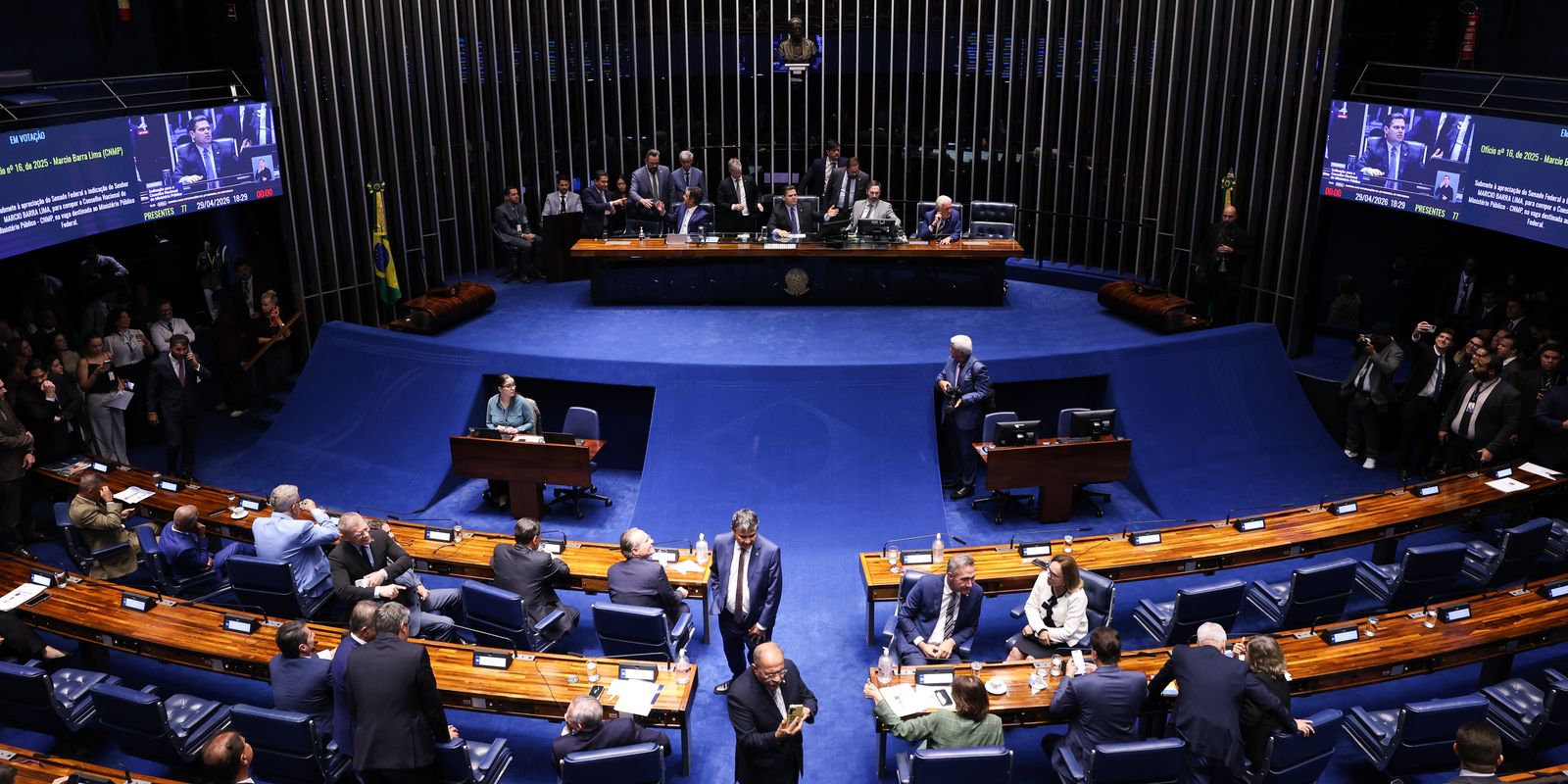 Alcolumbre adia votação da PEC que visa acabar com a escala 6x1 no Senado