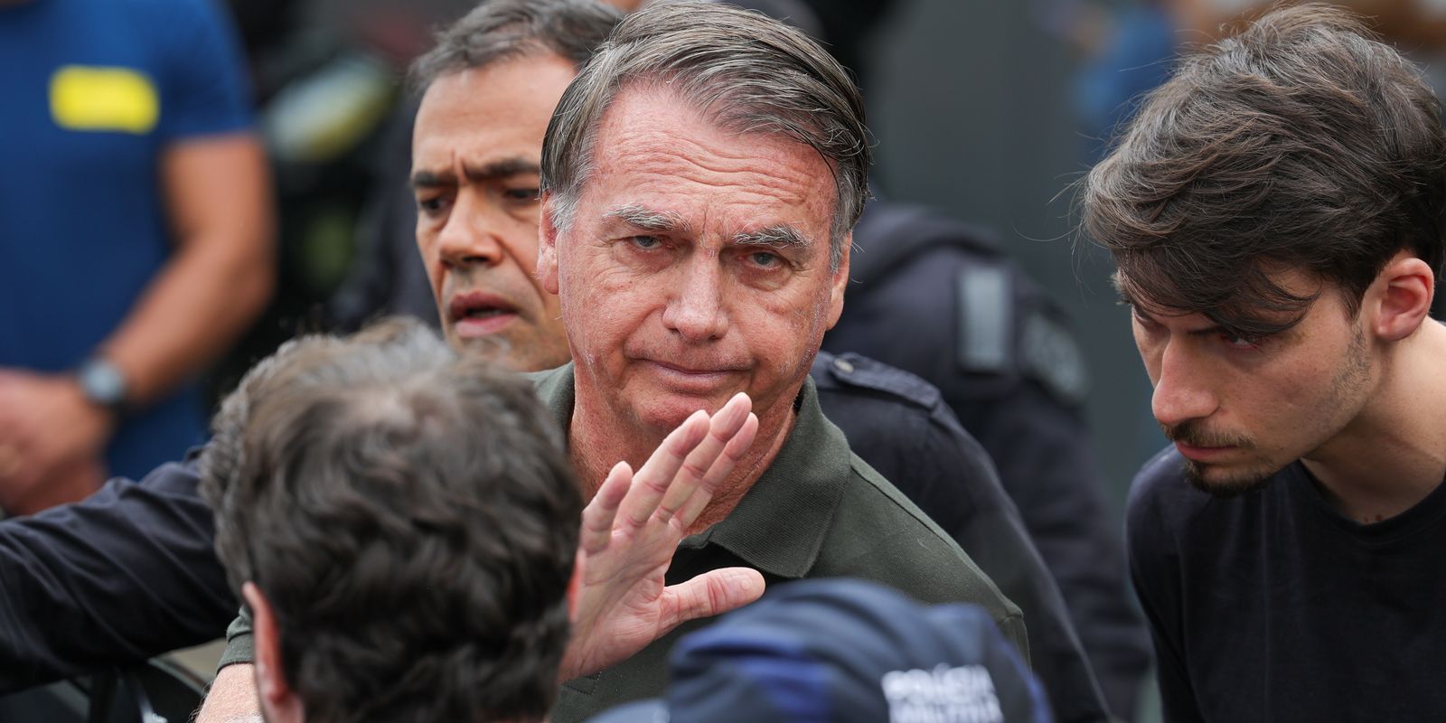 STF é acionado para depoimento de Bolsonaro sobre arma apreendida