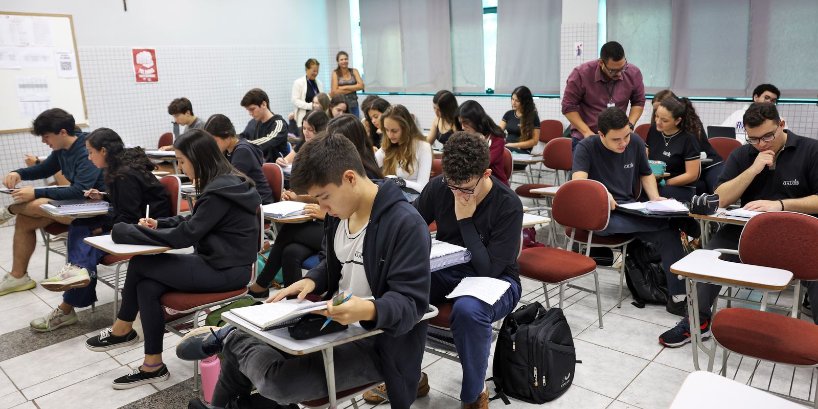 Inclusão da educação financeira no currículo escolar é aprovada no Senado
