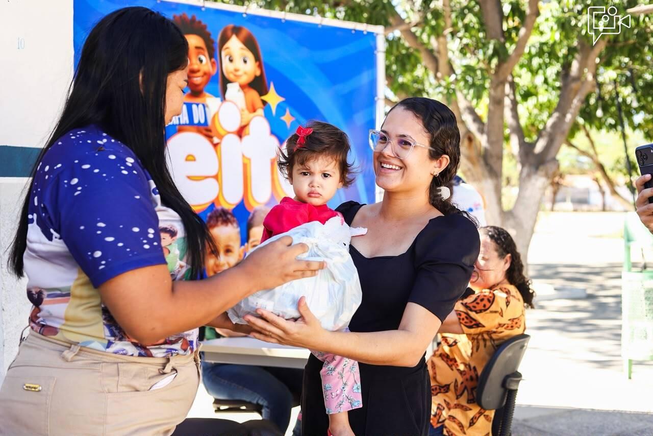 Entrega do Programa do Leite une segurança alimentar, saúde e acolhimento às famílias