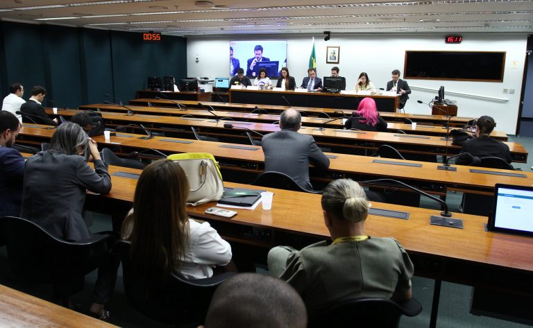 Estudantes e faculdades pedem ajustes nas regras do Fies