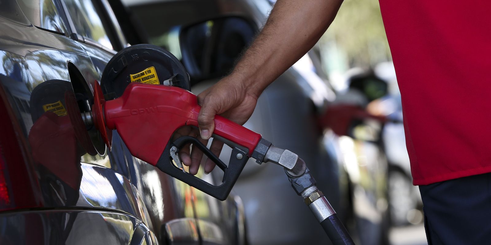 Reunião sobre aumento do etanol na gasolina é adiada pelo governo