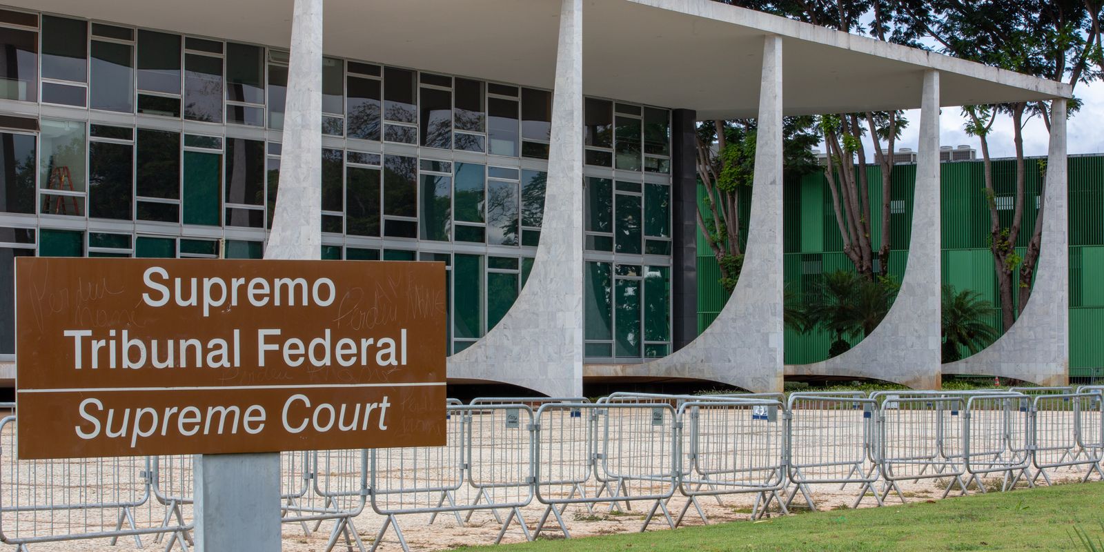 Moraes marca depoimento de Flávio Bolsonaro à PF em caso de calúnia contra Lula