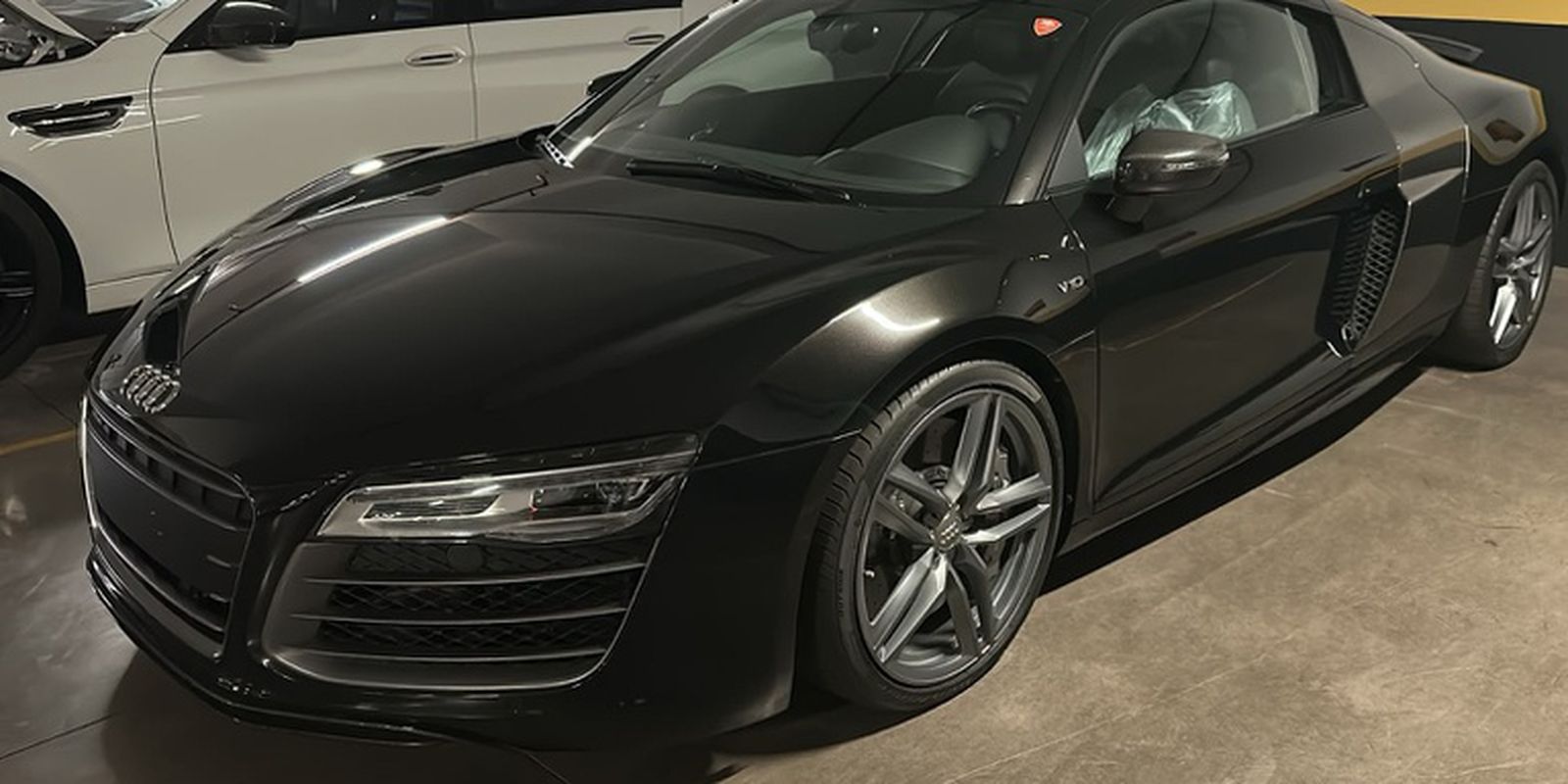Operação da PF apreende carros de luxo ligados a 