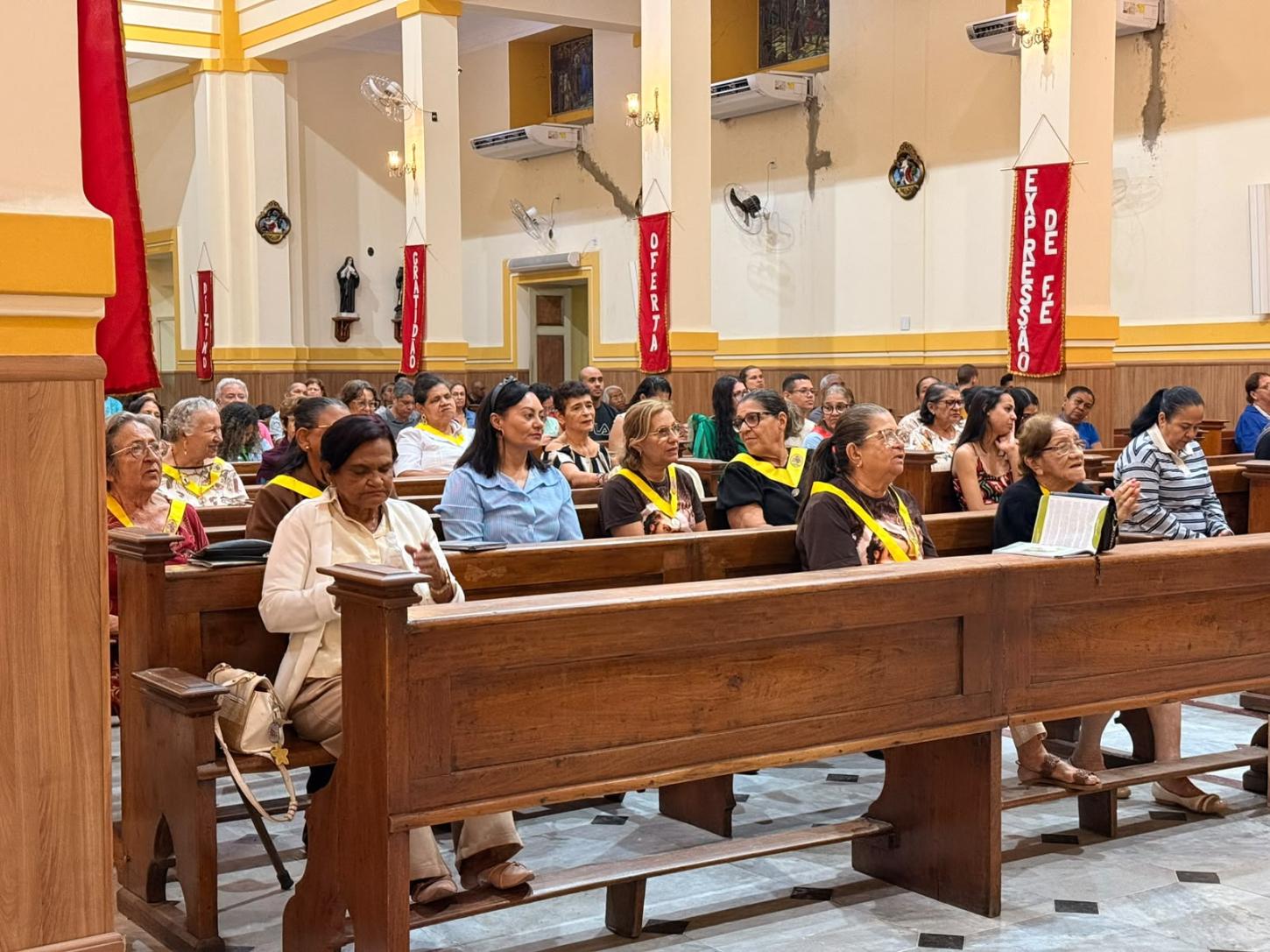 Missa solene reuniu fiéis em um momento de oração, gratidão e renovação da esperança pelo futuro do município