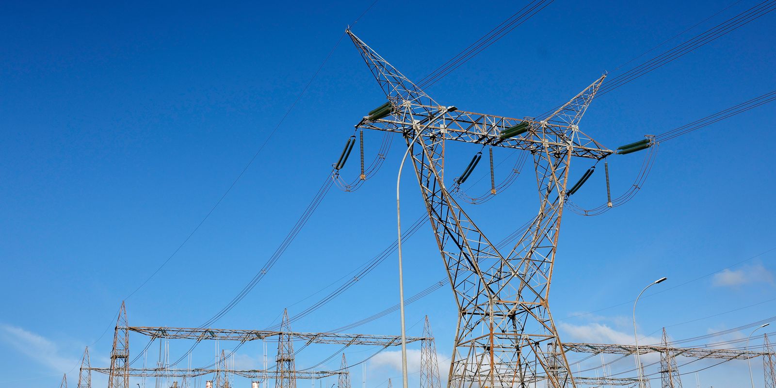 Lula assina decreto que regulamenta mercado livre de energia a partir de 2027