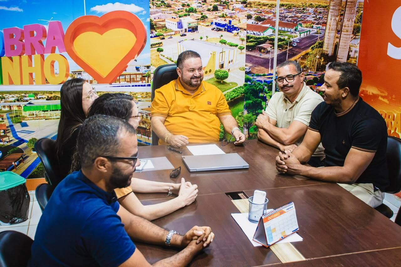 Esse tipo de recurso costuma ser destinado após articulação entre prefeituras e parlamentares eleitos pela base regional