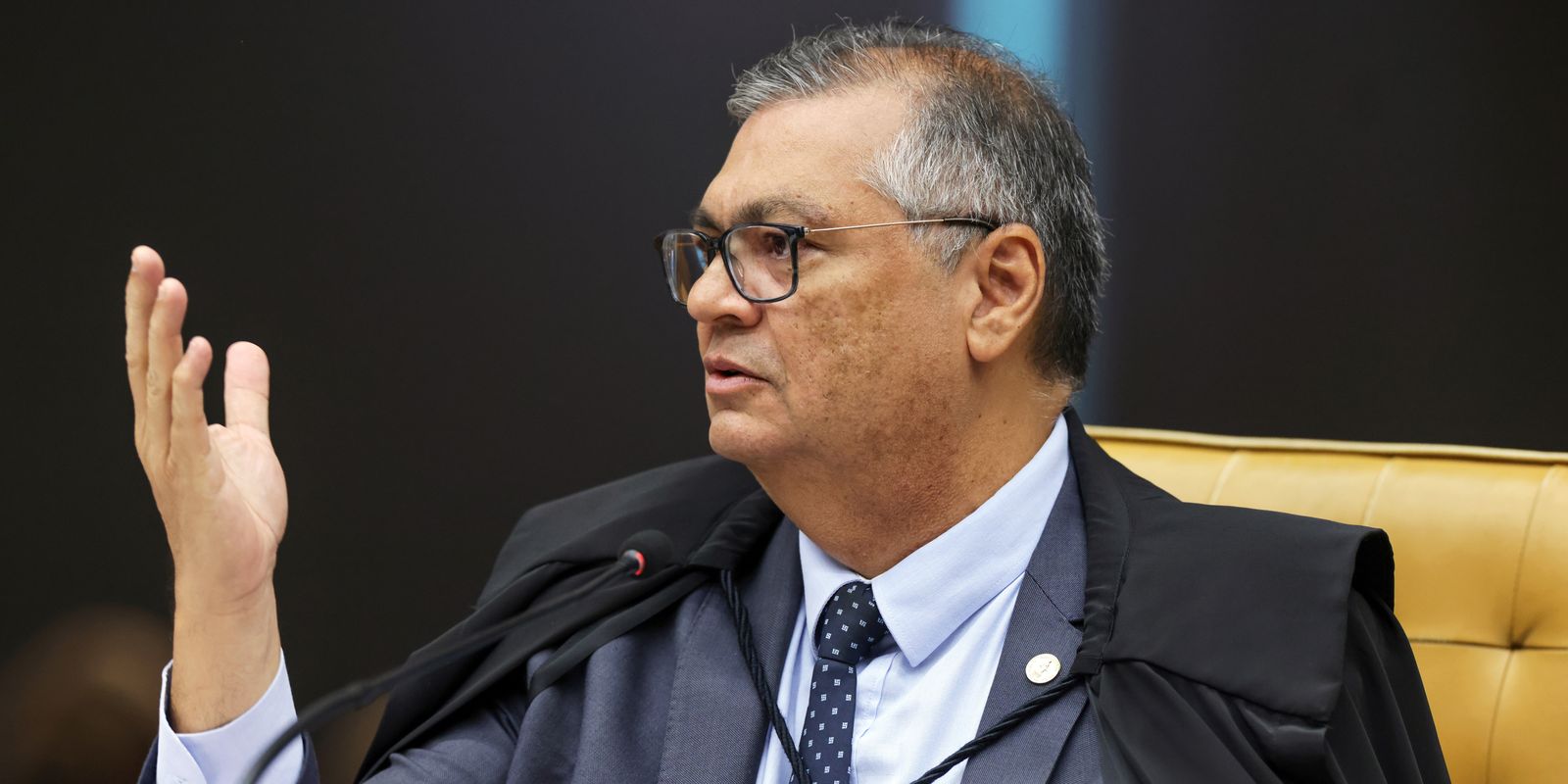Flávio Dino derruba sigilo de investigação sobre o filme Dark Horse