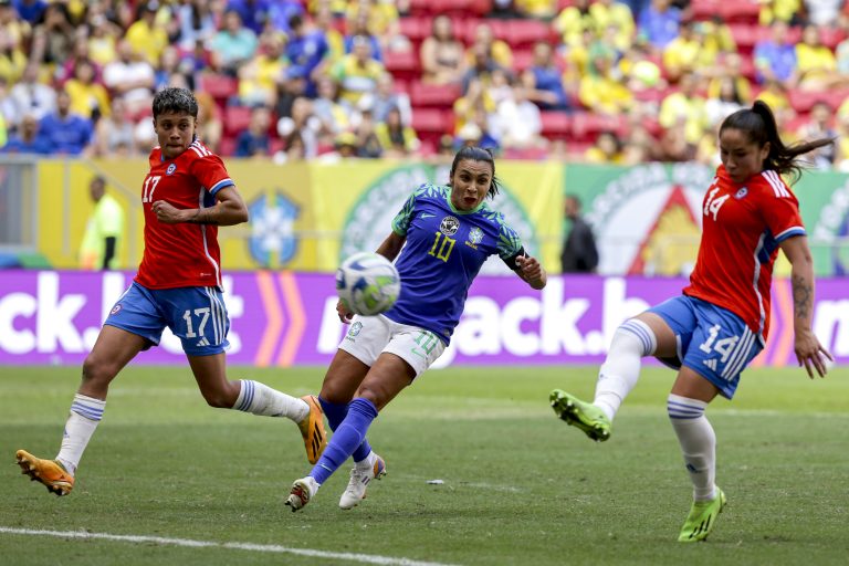 Leis aprovadas pelo Congresso impulsionam o futebol feminino para a Copa de 2027
