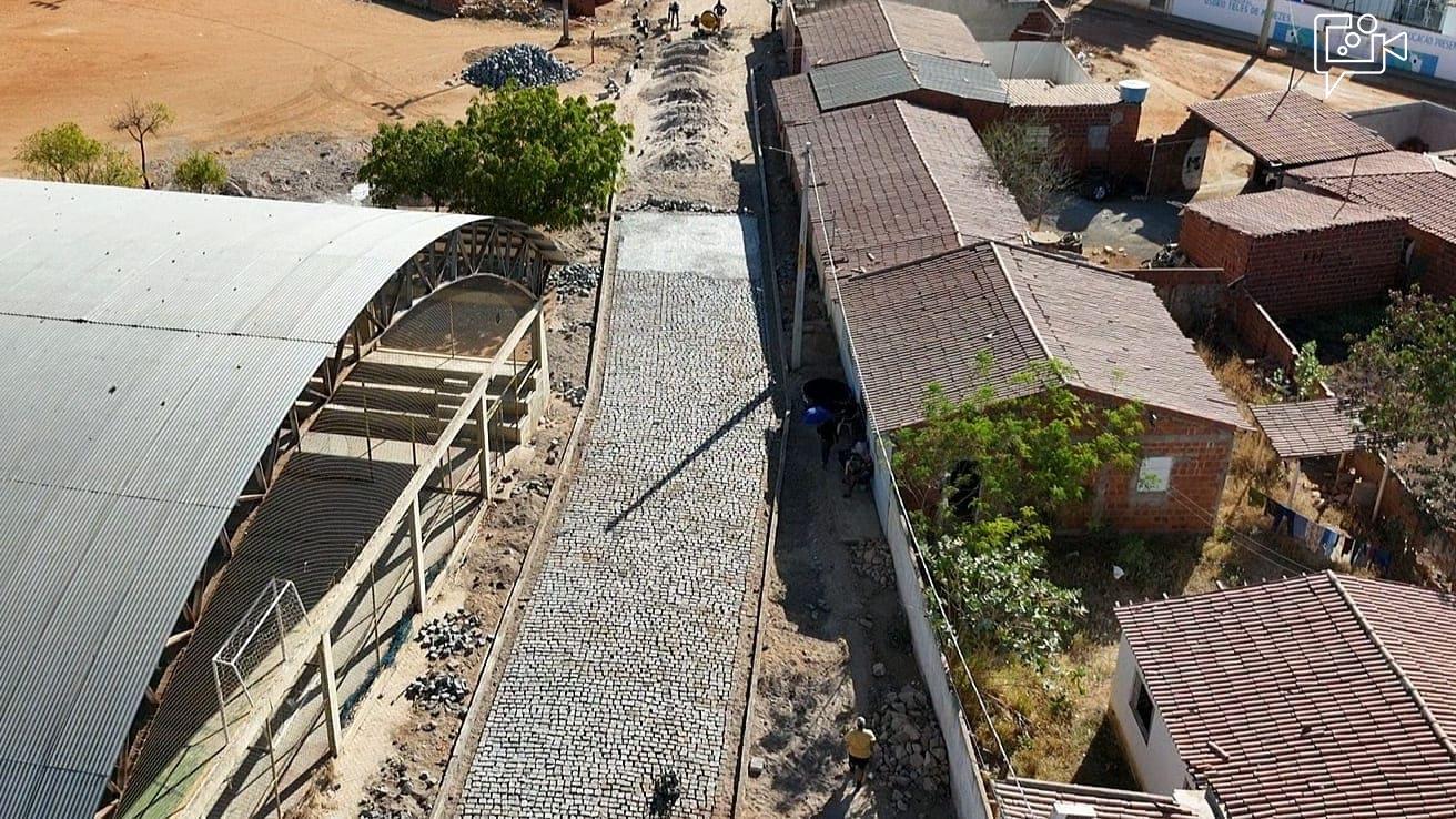 Pavimentação transforma rotina de moradores de Carnaíba do Sertão e Juremal