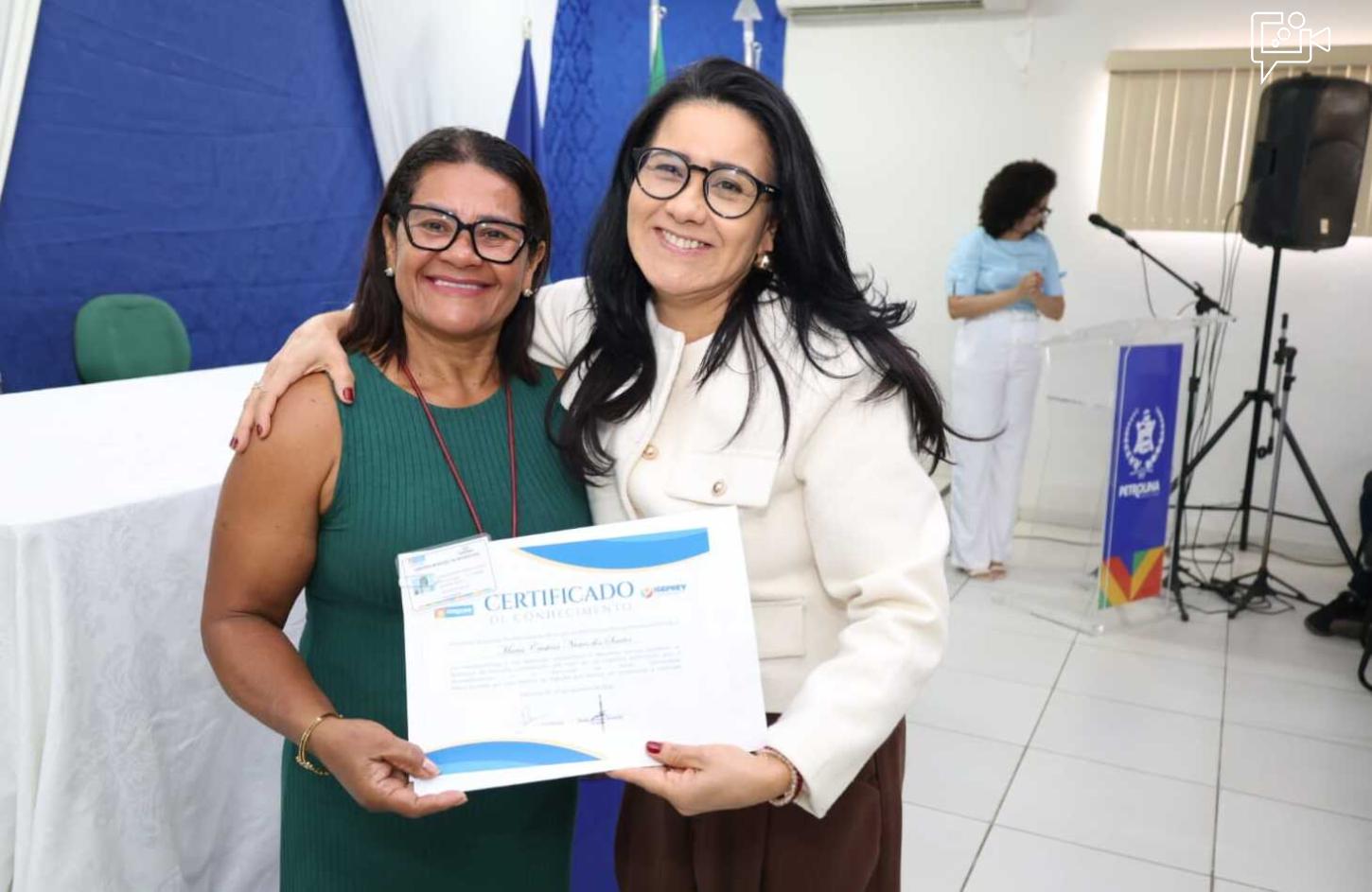 Prefeitura homenageia servidores aposentados e reconhece as trajetórias dedicadas à construção de Petrolina