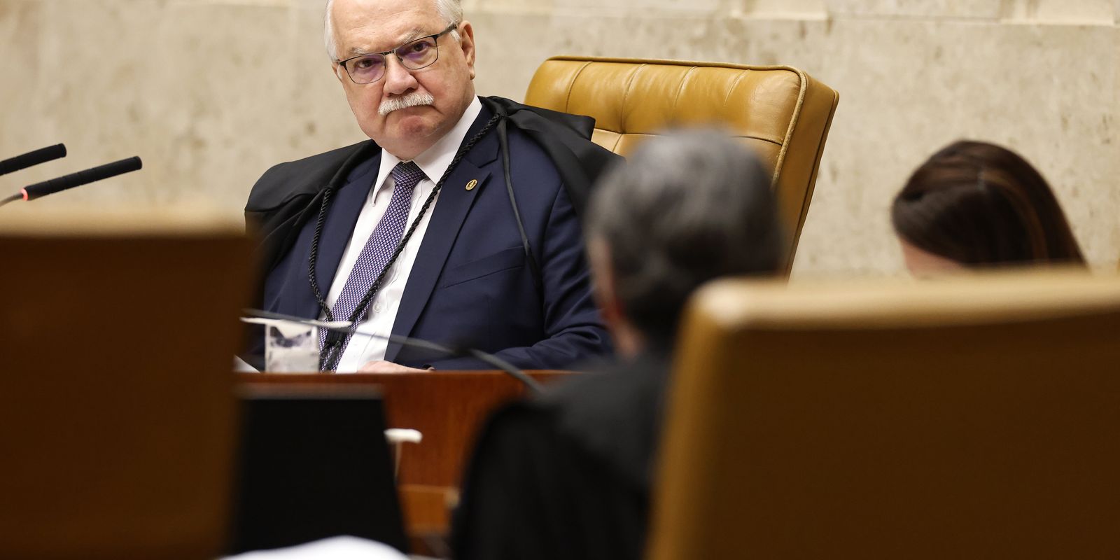 Edson Fachin defende devido processo legal para superar crise no STF