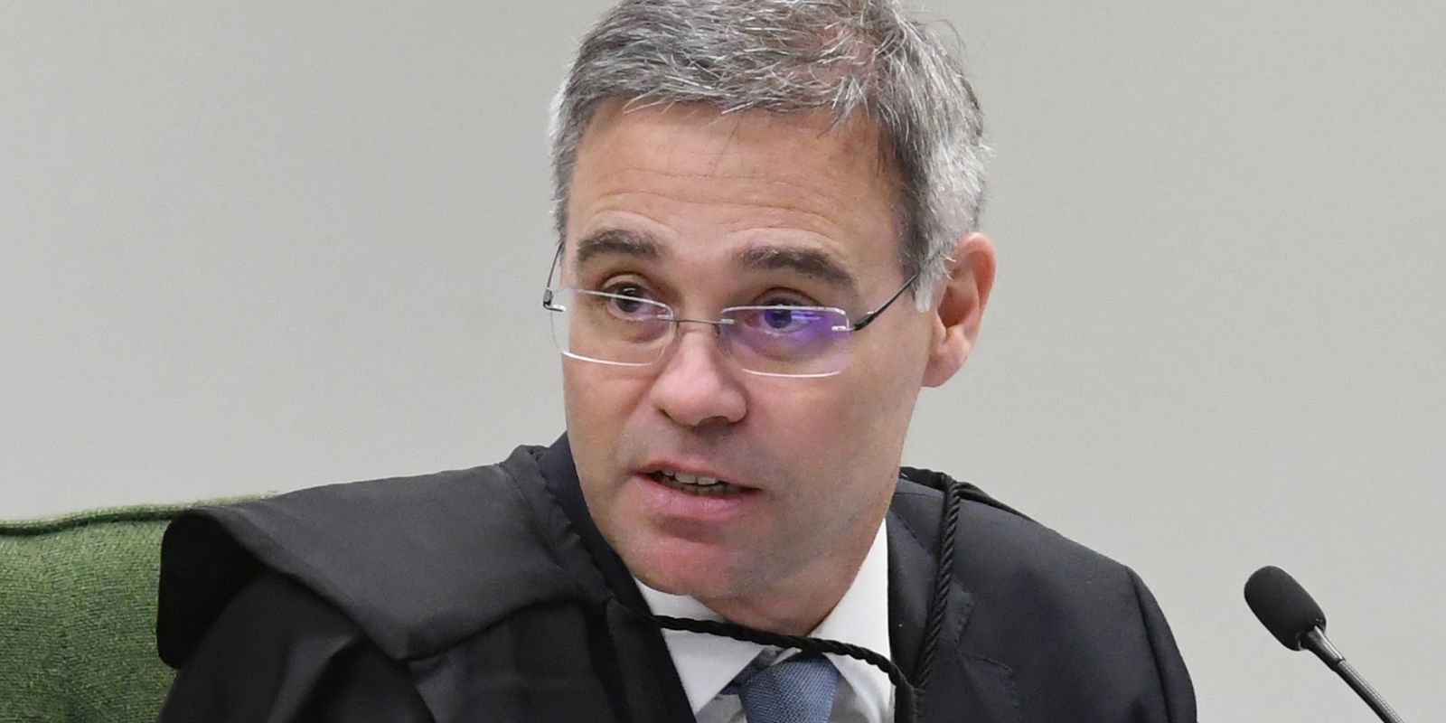 TSE avalia remoção de postagens sobre Flávio Bolsonaro e Nossa Senhora Aparecida