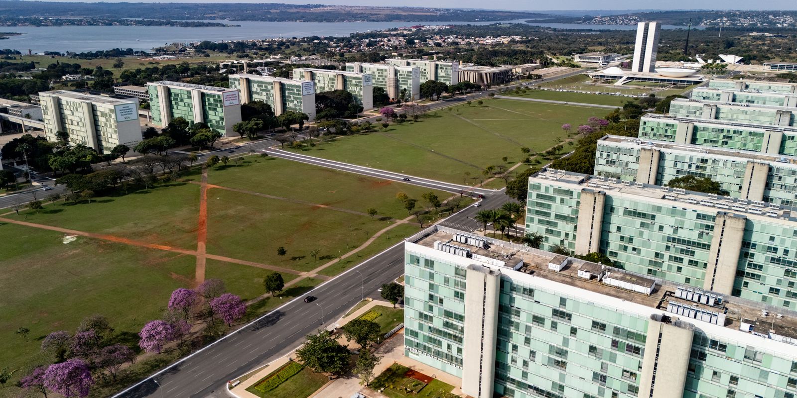 Governo adia ponto facultativo do Dia do Servidor Público para sexta-feira