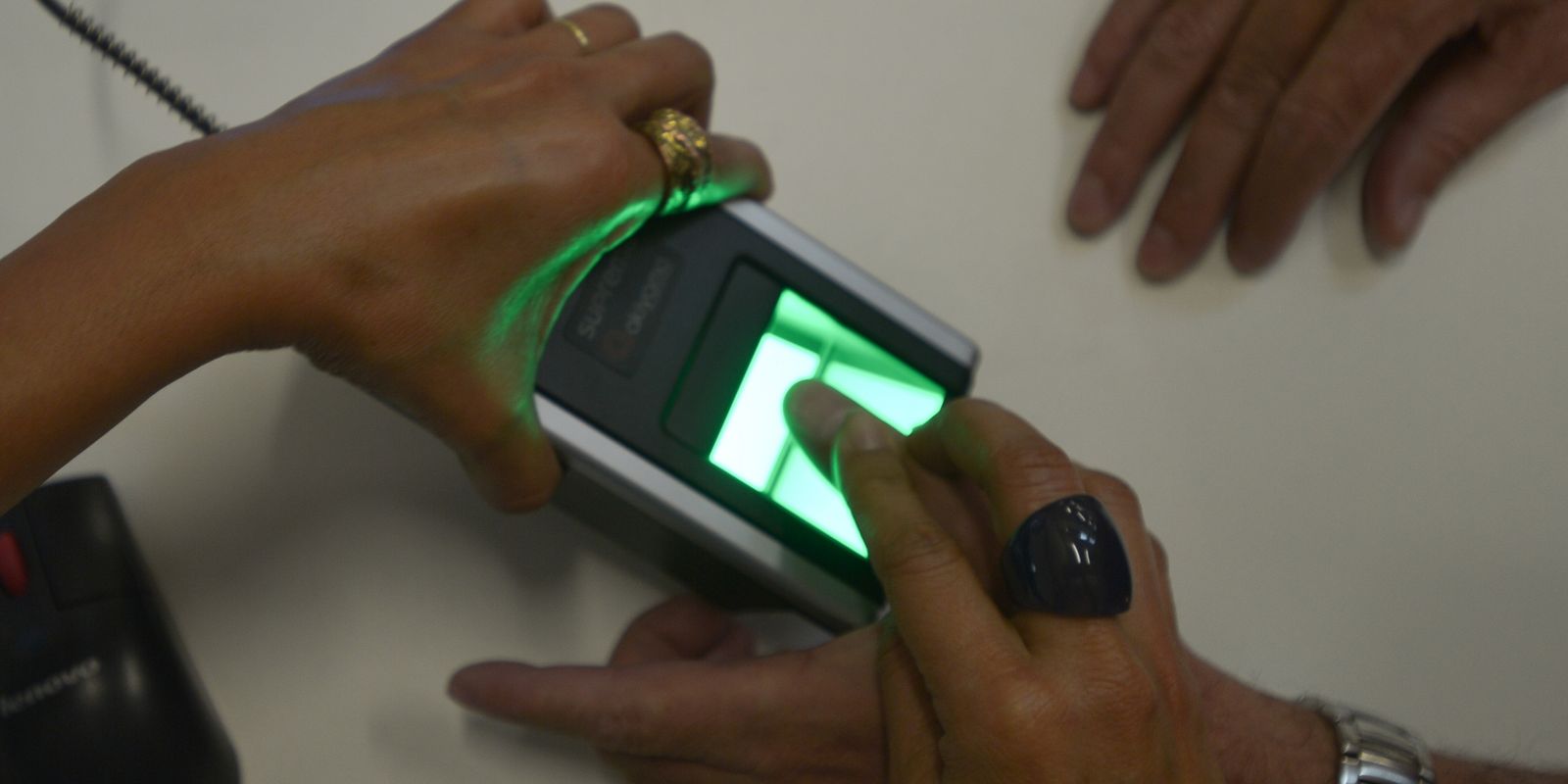 Alerta do INSS sobre golpe envolvendo falsa exigência de biometria