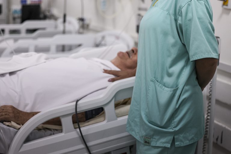 Projeto de lei exige local de acolhimento para familiares em hospitais