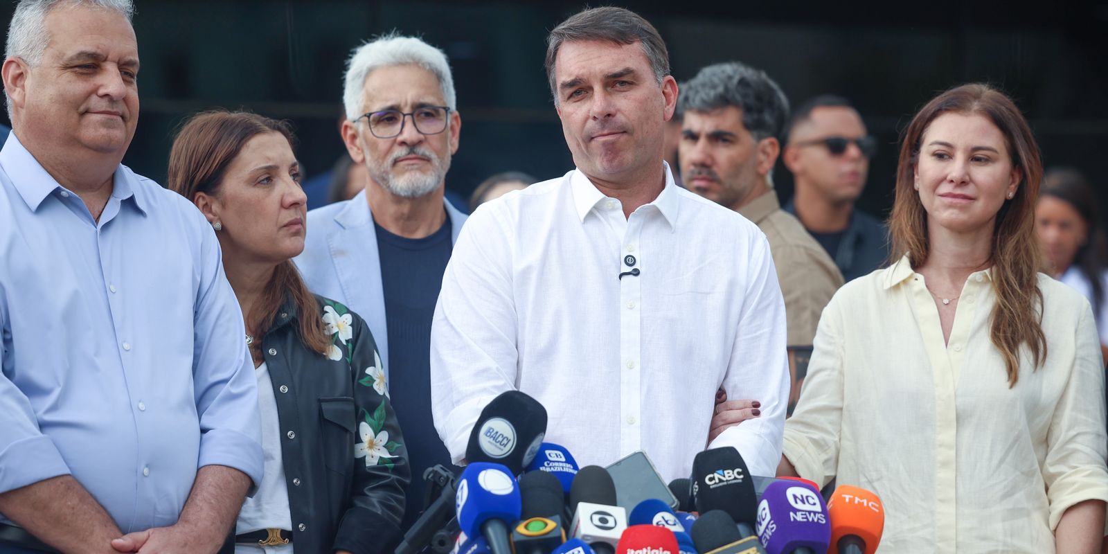 STF desmente ordem de buscas em endereços ligados a Flávio Bolsonaro