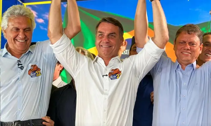 Caiado anuncia apoio a Flávio Bolsonaro no segundo turno e promete 