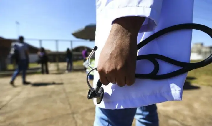 Comissão mista avalia nesta terça-feira projeto sobre exame da medicina