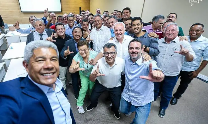 Prefeitos do Norte da Bahia consolidam apoio a lideranças políticas do grupo governista