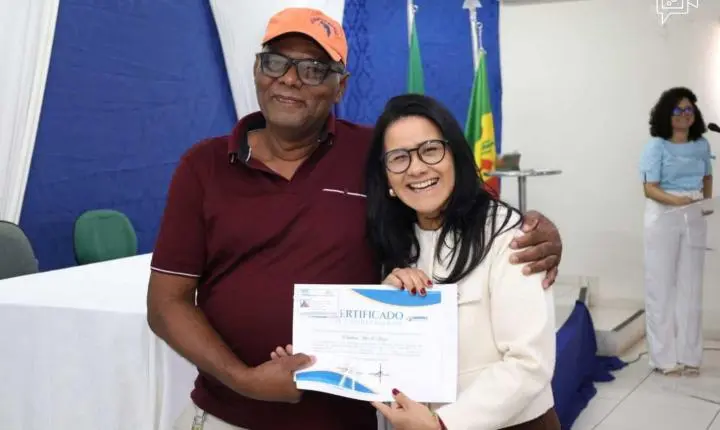 Prefeitura homenageia servidores aposentados e reconhece as trajetórias dedicadas à construção de Petrolina