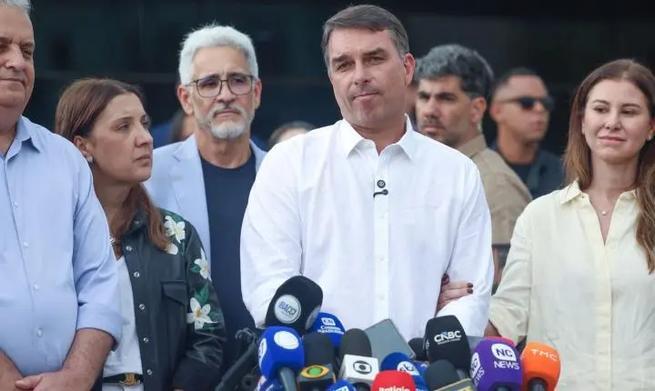 STF desmente ordem de buscas em endereços ligados a Flávio Bolsonaro