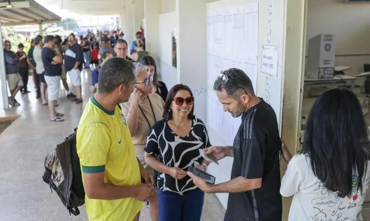 Lei garante o direito ao voto do trabalhador sem desconto no salário